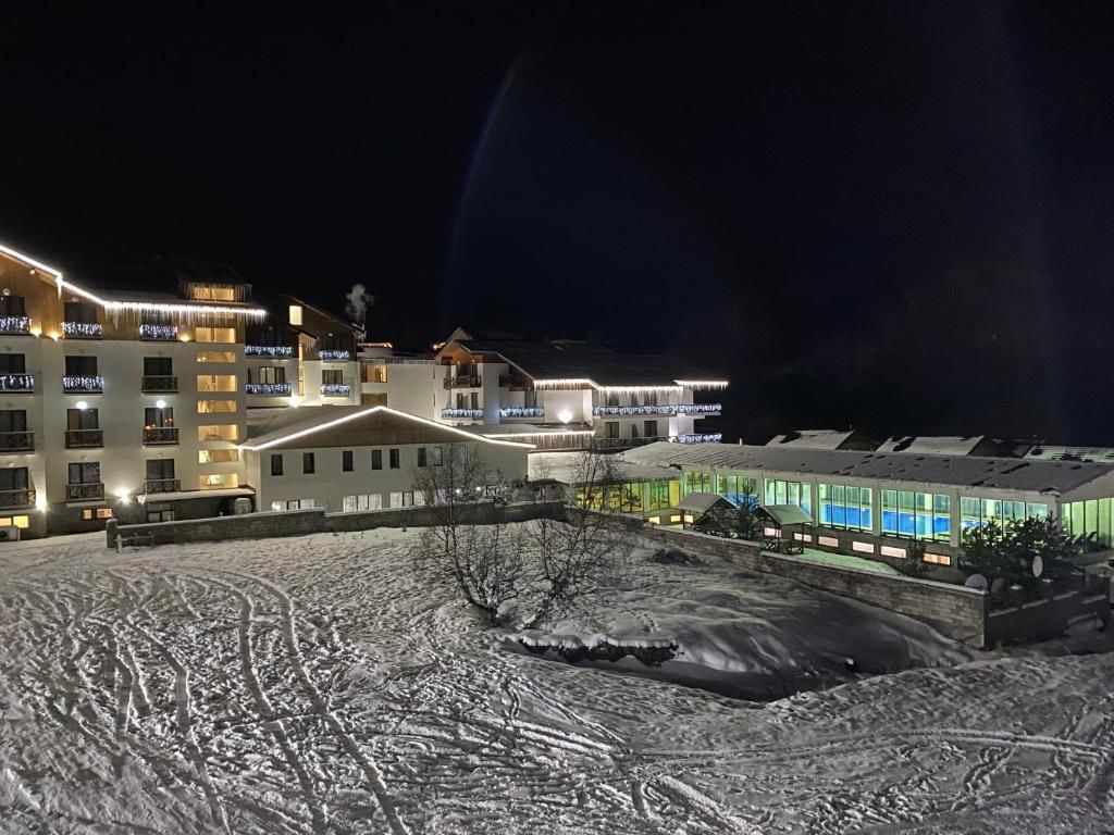 Апарт-отели Snow Pine Suite - 4 Star Resort Бакуриани