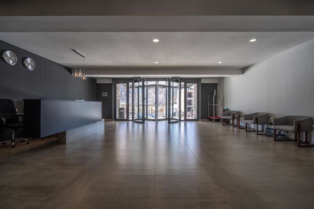 Апарт-отели Snow Pine Suite - 4 Star Resort Бакуриани