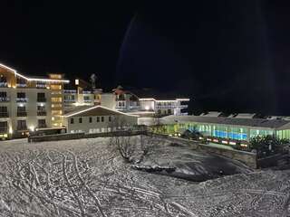 Апарт-отели Snow Pine Suite - 4 Star Resort Бакуриани Люкс с балконом-27