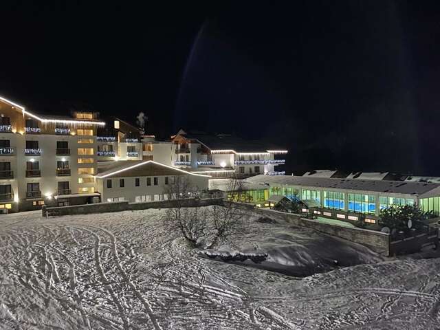 Апарт-отели Snow Pine Suite - 4 Star Resort Бакуриани-29